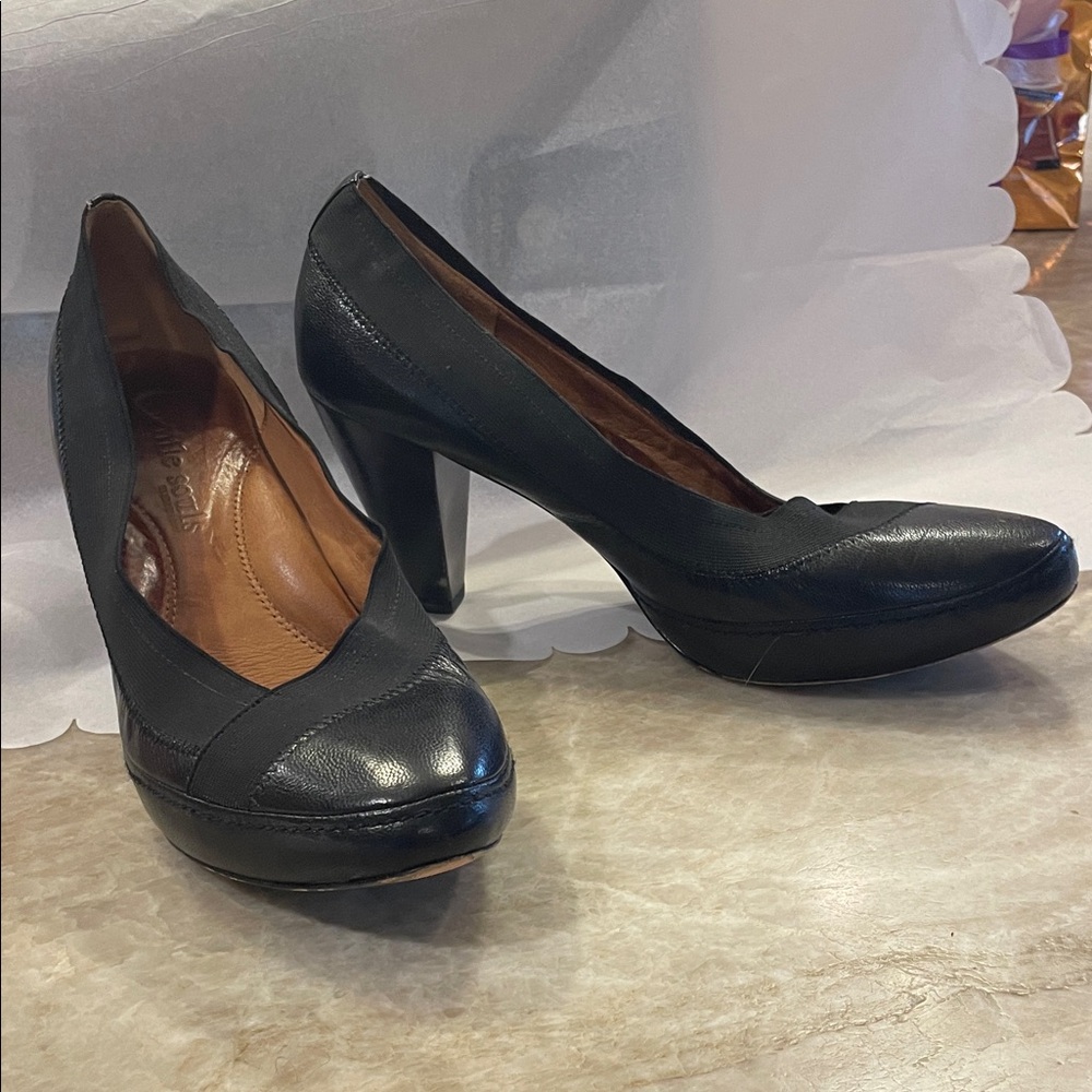 Black Leather Women's Pumps 10M